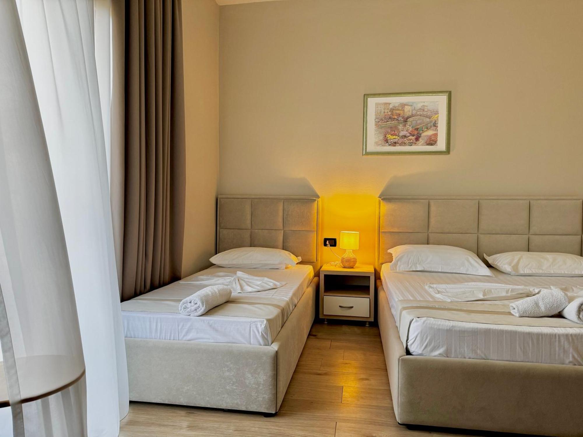Hotel Denta Radhimë Екстериор снимка
