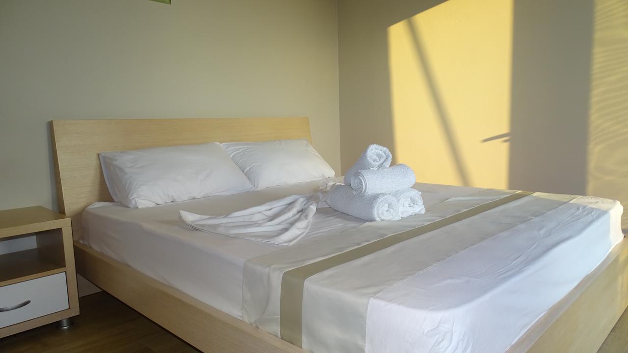 Hotel Denta Radhimë Екстериор снимка