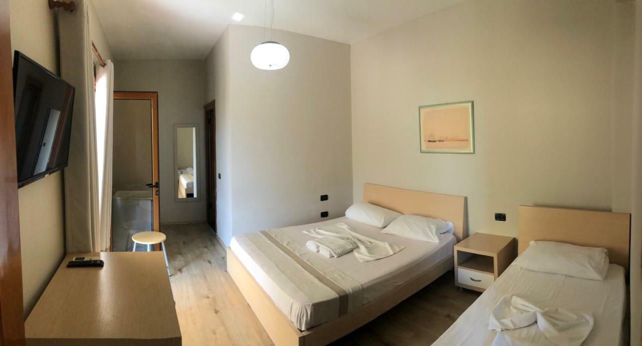 Hotel Denta Radhimë Екстериор снимка