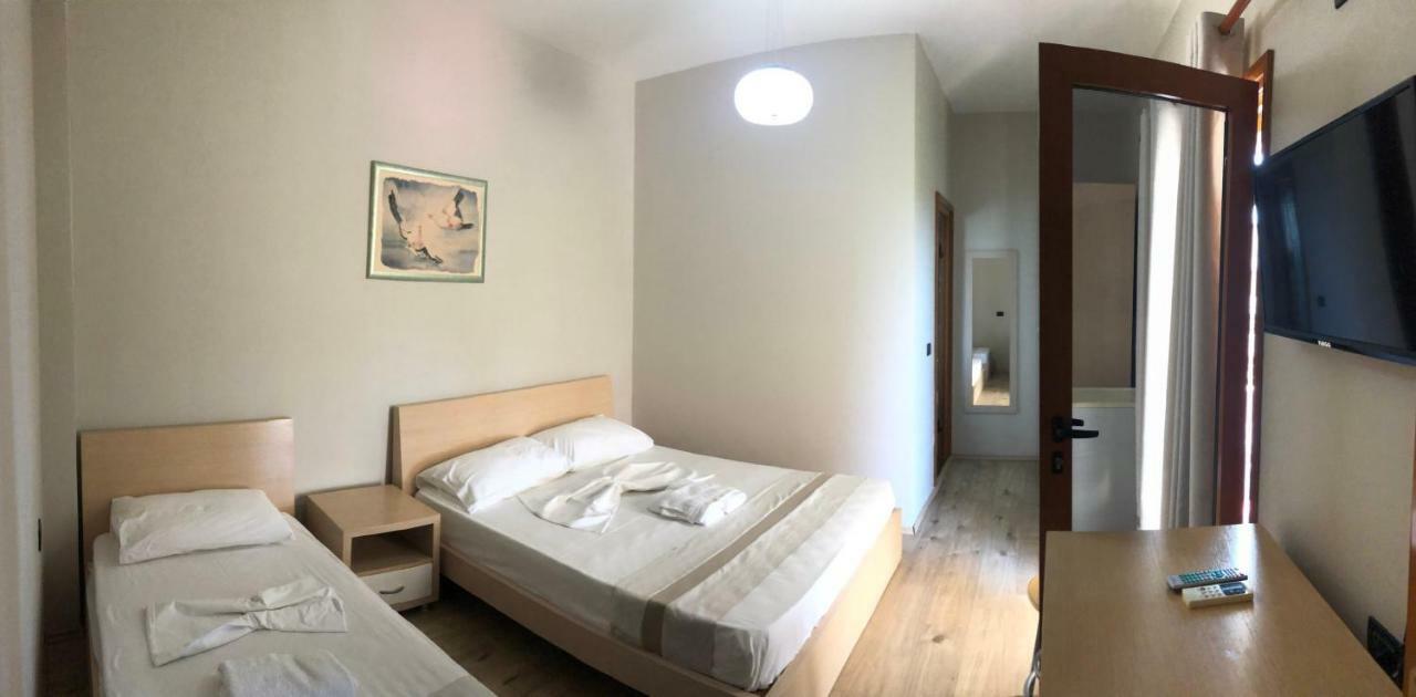 Hotel Denta Radhimë Екстериор снимка