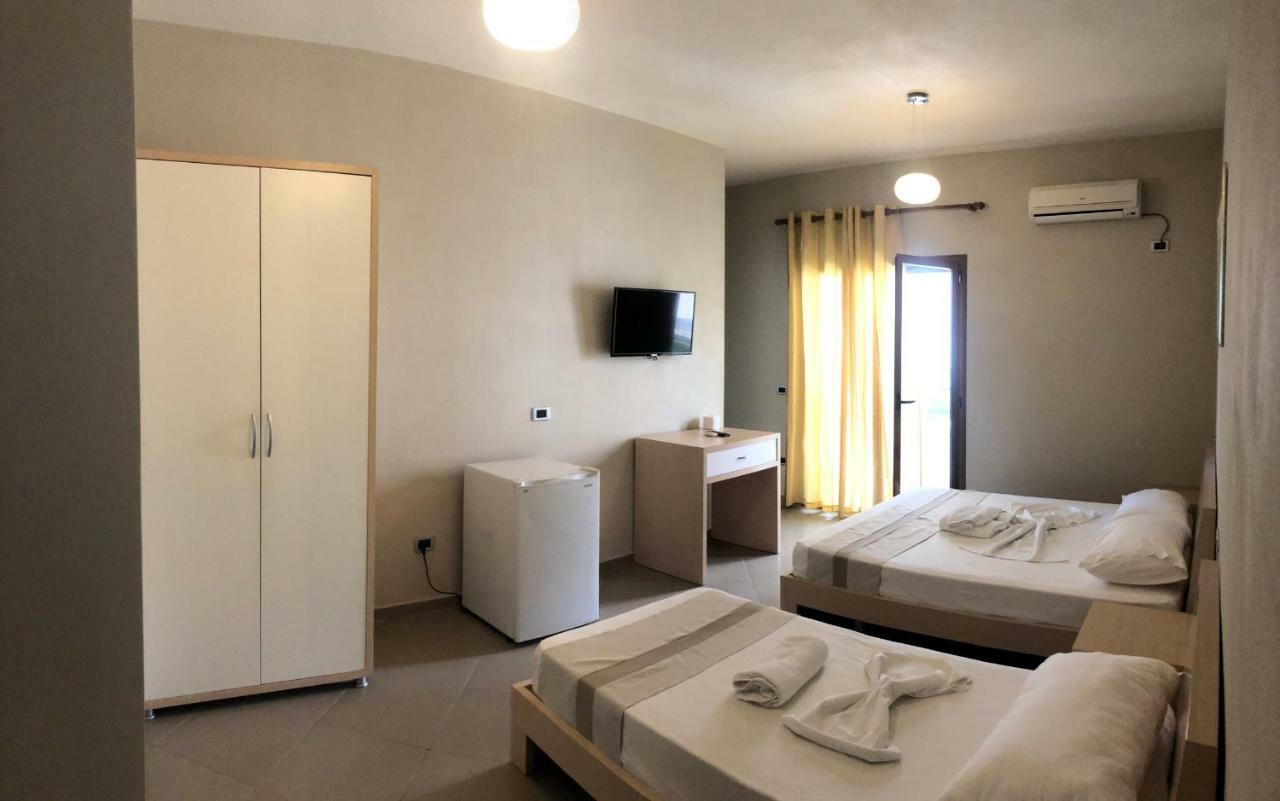 Hotel Denta Radhimë Екстериор снимка