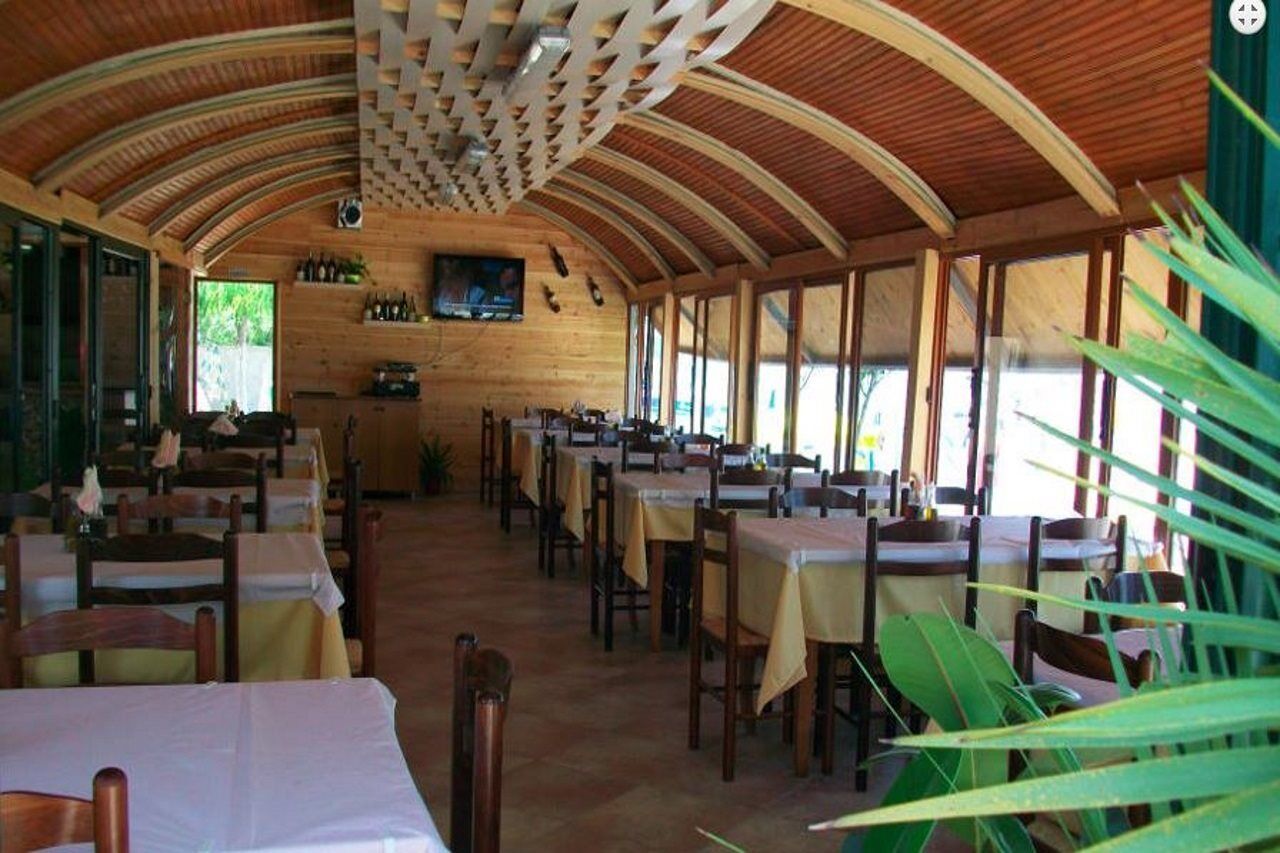 Hotel Denta Radhimë Екстериор снимка